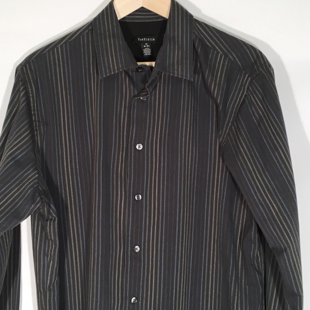 Van Heusen Button Up Dress Shirt Size Med 15/15.5 - Picture 2 of 7